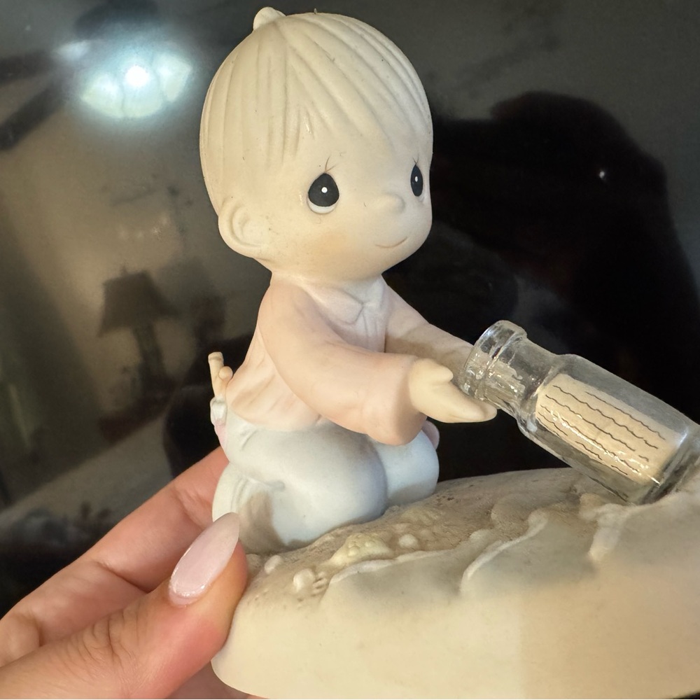 Precious Moments  Figurine